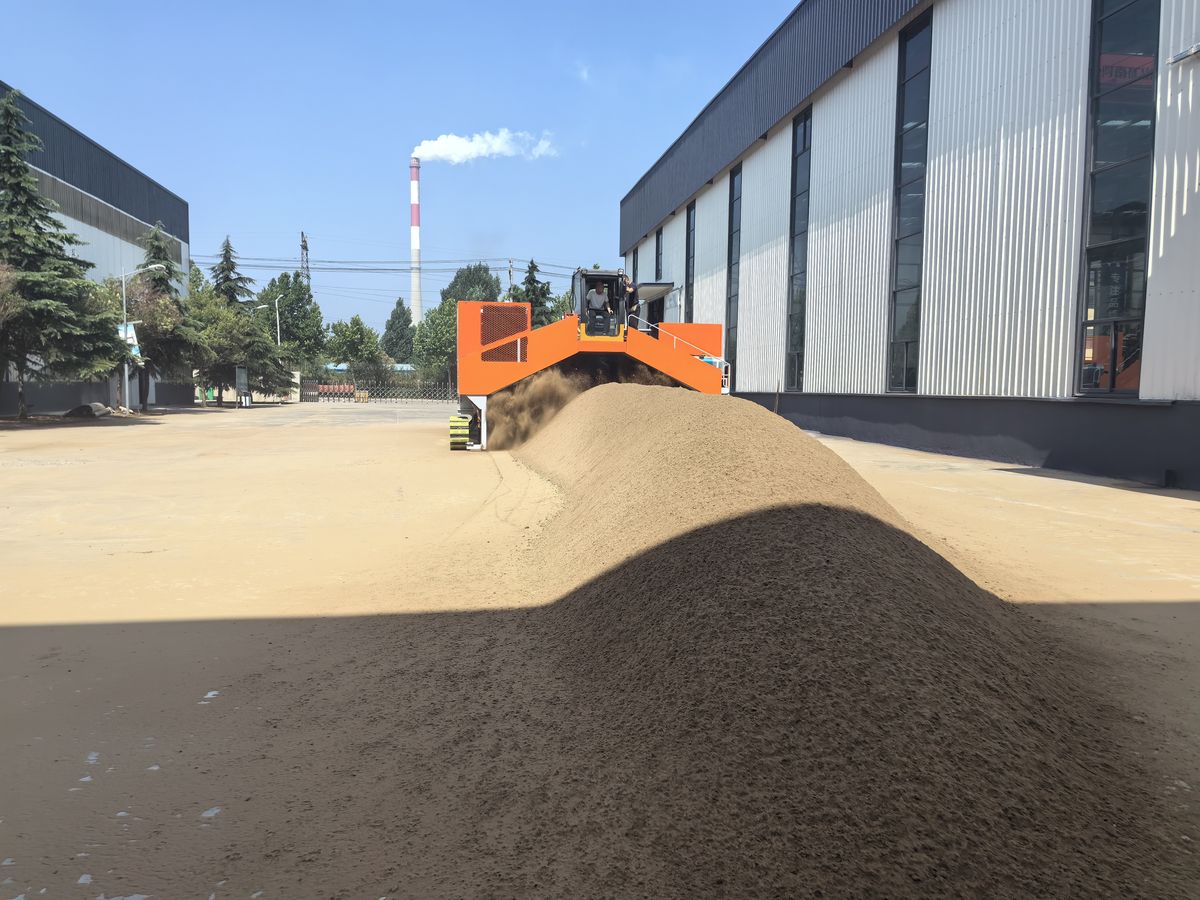 Self Propelled Compost Turner — Shunxin Composting Equipment photo 3